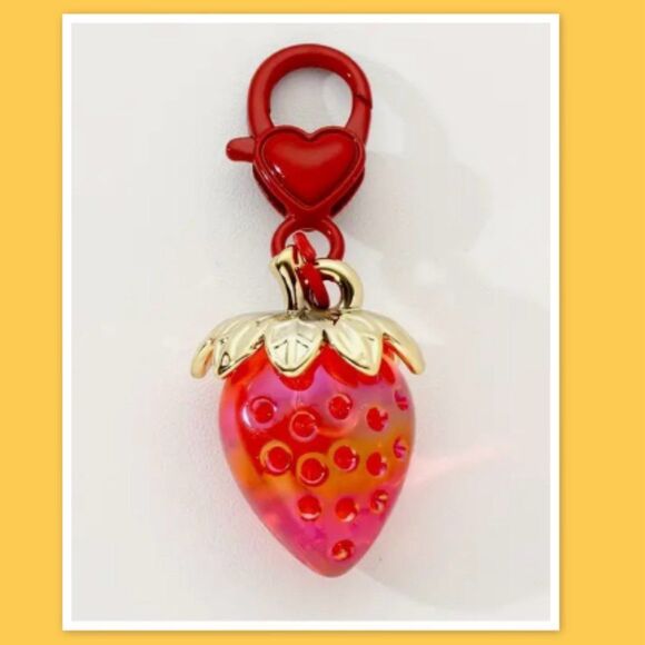 Resin 3D Strawberry Keychain Charm, Strawberry Zipper Pull, Strawberry Bag Charm - Picture 1 of 2